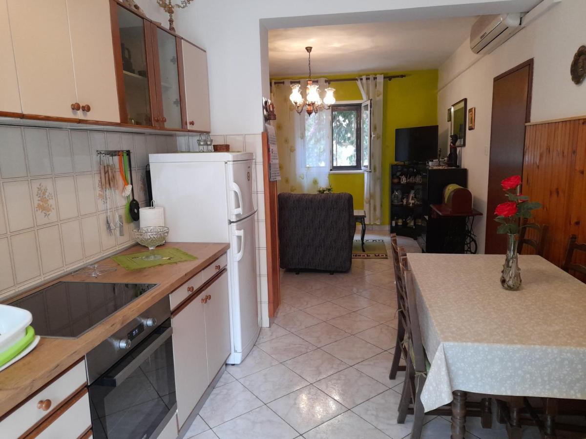 House-Apartments Ela -Mirca- Family Holiday Mirca  Ngoại thất bức ảnh